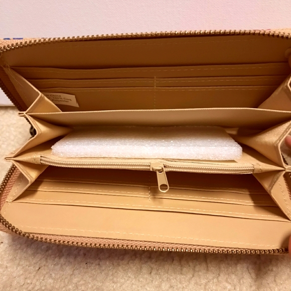 Butterfly Cork Wallet - Picture 3 of 4